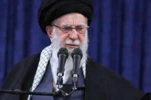 CIA dan Intelijen Israel Lacak Khamenei Sebelum Serangan