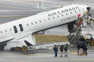 Penyelidikan Kecelakaan Pesawat Air Canada Tabrak Truk Pemadam